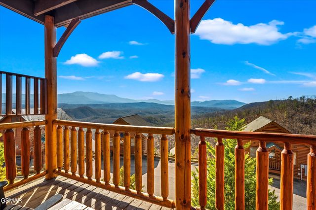 2210 Towering Hemlock Drive, Sevierville, TN 37876