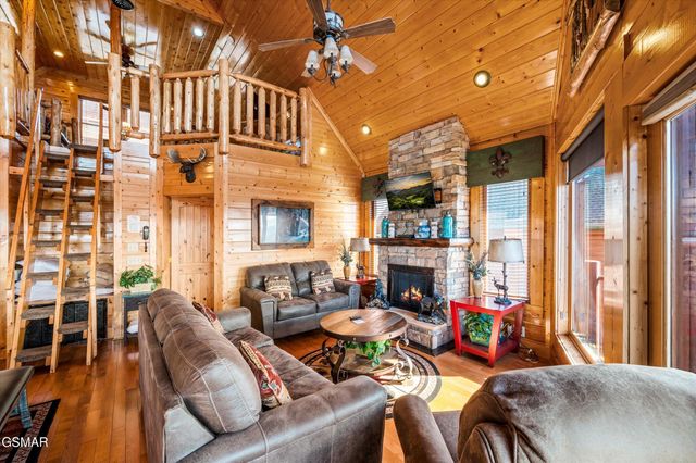 2210 Towering Hemlock Drive, Sevierville, TN 37876