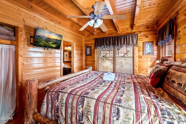 2210 Towering Hemlock Drive, Sevierville, TN 37876