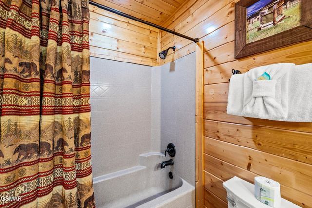 2210 Towering Hemlock Drive, Sevierville, TN 37876