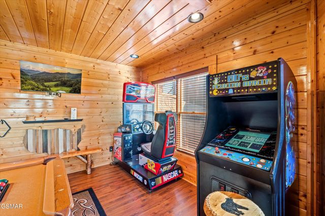 2210 Towering Hemlock Drive, Sevierville, TN 37876