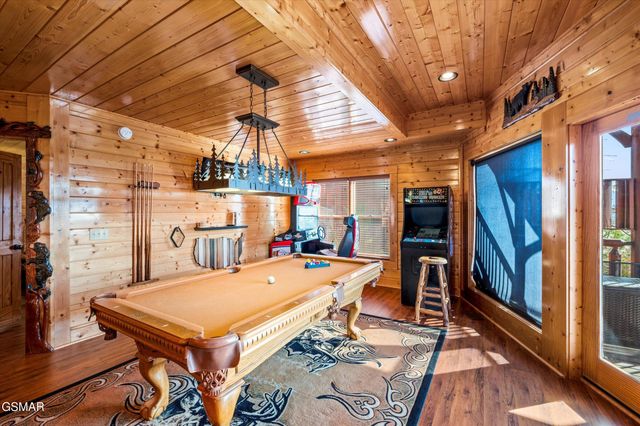 2210 Towering Hemlock Drive, Sevierville, TN 37876