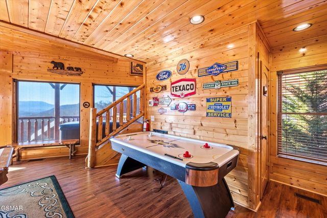 2210 Towering Hemlock Drive, Sevierville, TN 37876