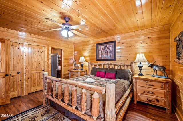 2210 Towering Hemlock Drive, Sevierville, TN 37876