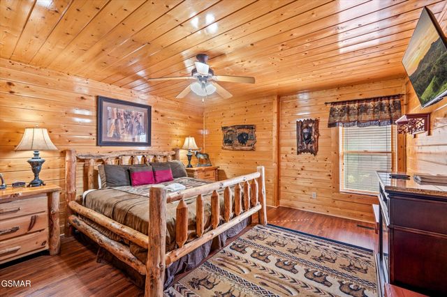 2210 Towering Hemlock Drive, Sevierville, TN 37876