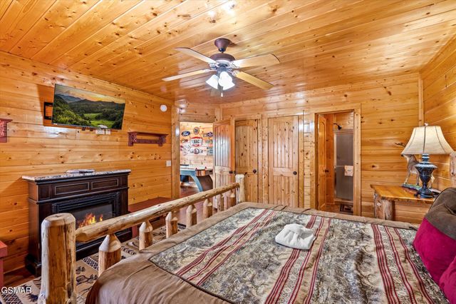 2210 Towering Hemlock Drive, Sevierville, TN 37876