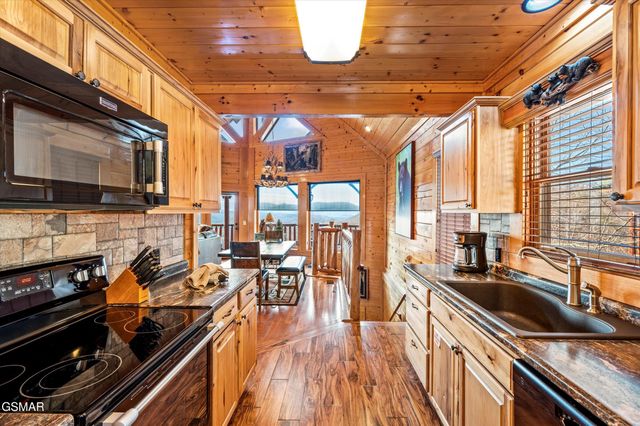 2210 Towering Hemlock Drive, Sevierville, TN 37876