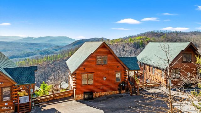 2210 Towering Hemlock Drive, Sevierville, TN 37876