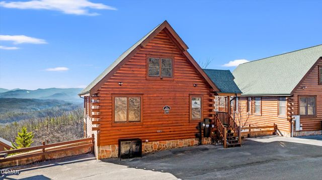 2210 Towering Hemlock Drive, Sevierville, TN 37876