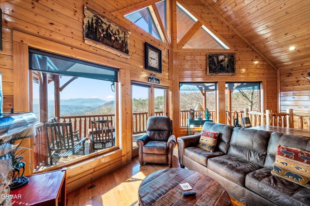 2210 Towering Hemlock Drive, Sevierville, TN 37876