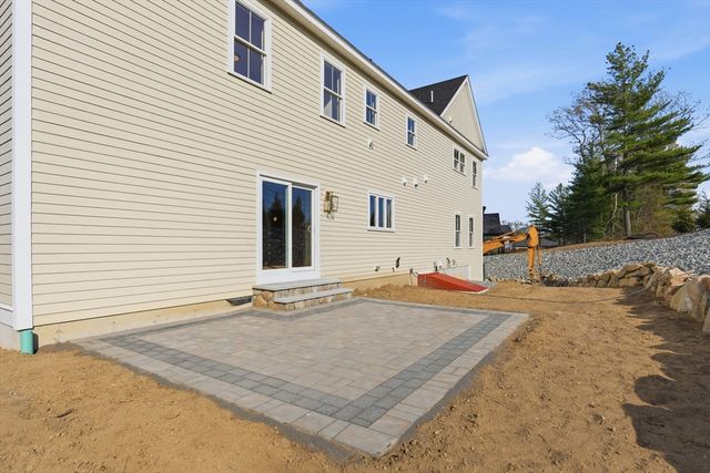 16 Couture Way, Middleton, MA 01949