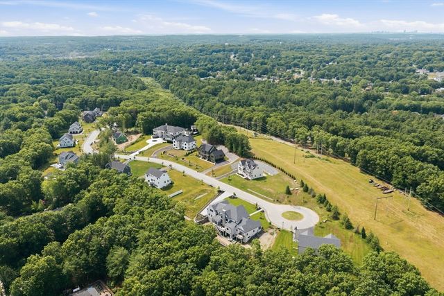 16 Couture Way, Middleton, MA 01949