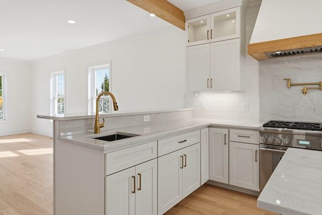 16 Couture Way, Middleton, MA 01949