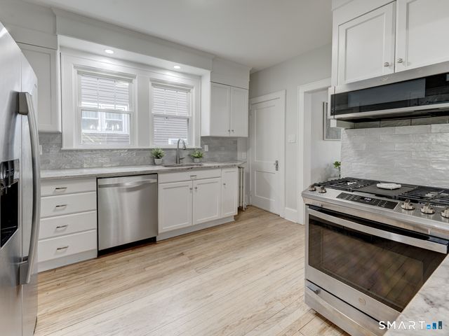 15 Edgemere Avenue, West Hartford, CT 06110