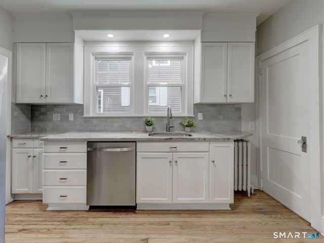15 Edgemere Avenue, West Hartford, CT 06110