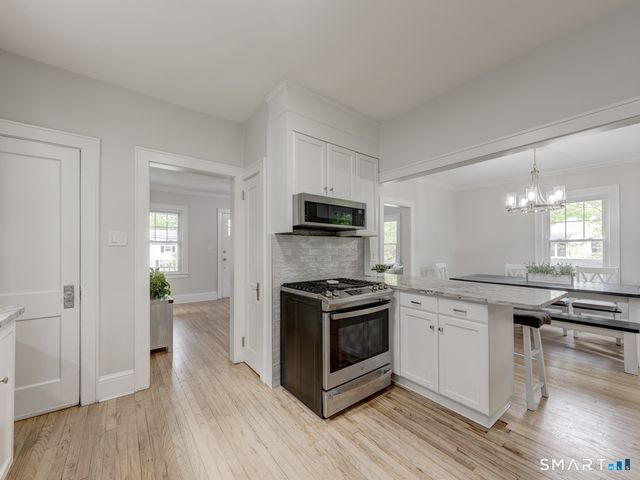 15 Edgemere Avenue, West Hartford, CT 06110