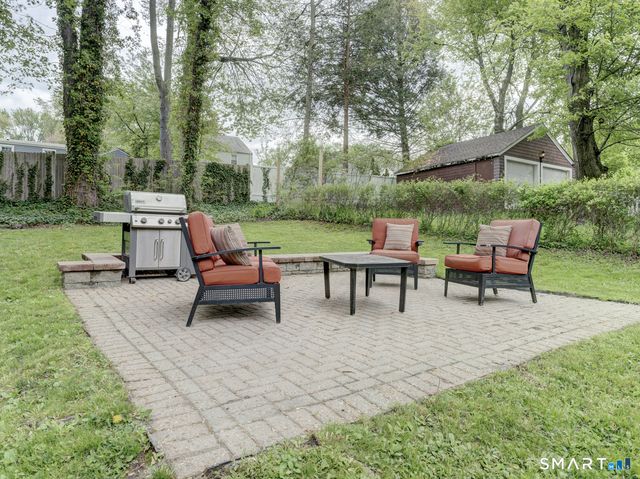 15 Edgemere Avenue, West Hartford, CT 06110