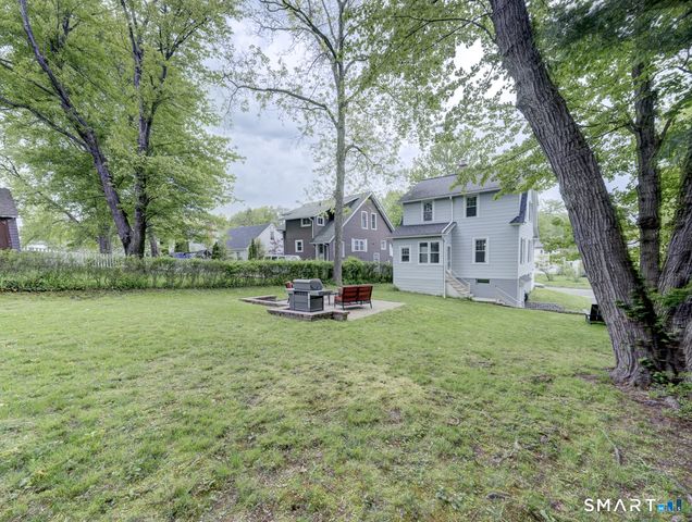 15 Edgemere Avenue, West Hartford, CT 06110