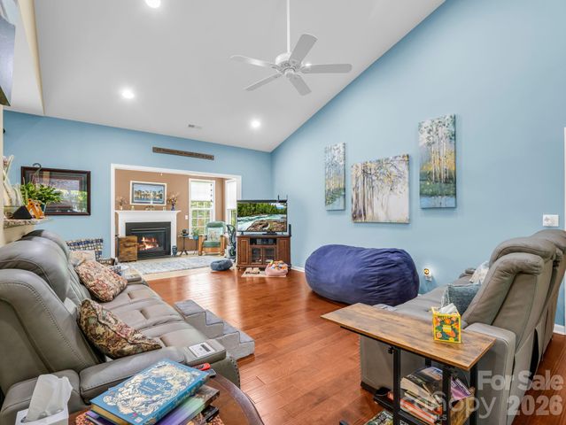 74 Foxtail Court, Hendersonville, NC 28792