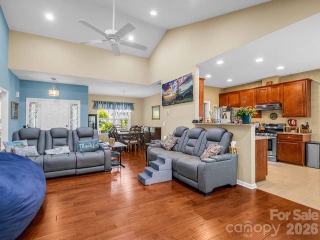 74 Foxtail Court, Hendersonville, NC 28792