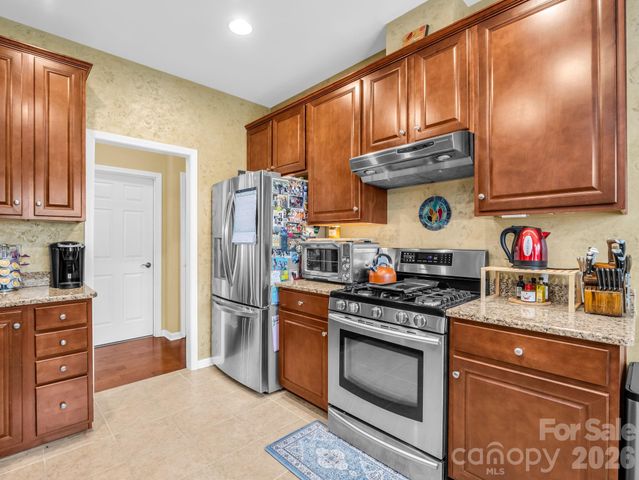74 Foxtail Court, Hendersonville, NC 28792