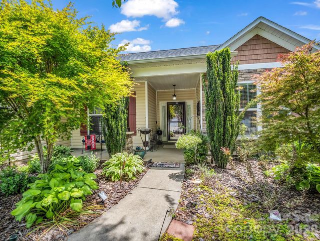 74 Foxtail Court, Hendersonville, NC 28792