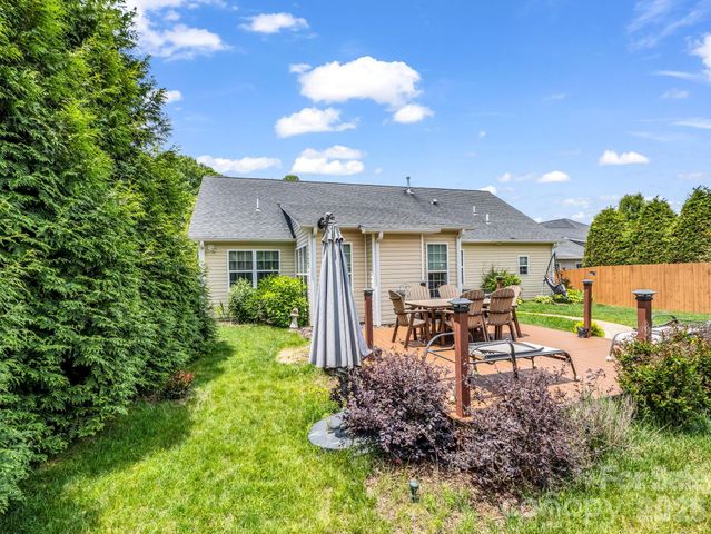 74 Foxtail Court, Hendersonville, NC 28792