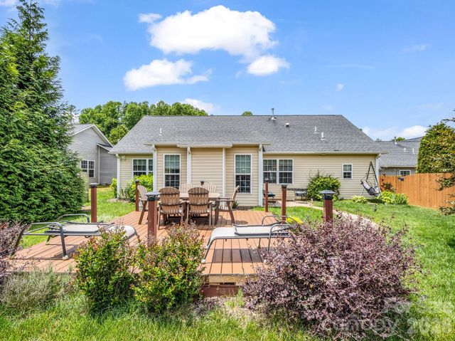 74 Foxtail Court, Hendersonville, NC 28792