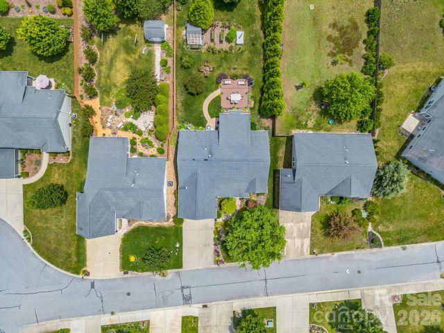 74 Foxtail Court, Hendersonville, NC 28792