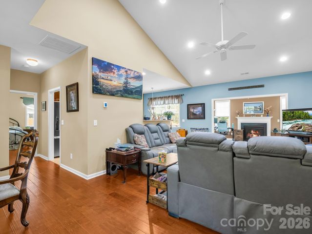 74 Foxtail Court, Hendersonville, NC 28792