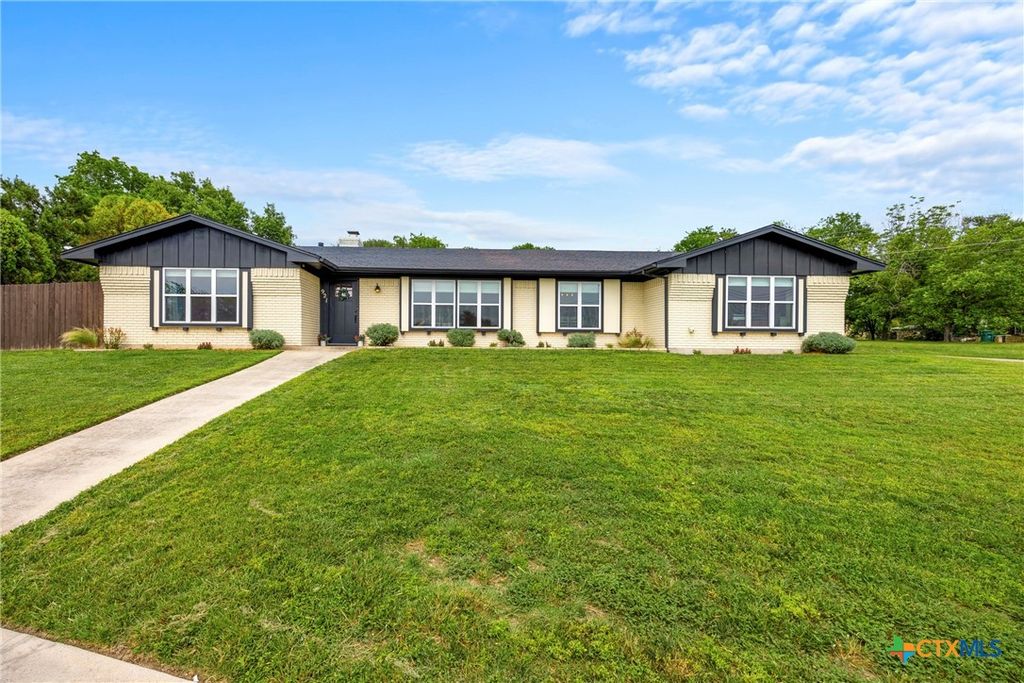 921 Indian Trail, Harker Heights, TX 76548