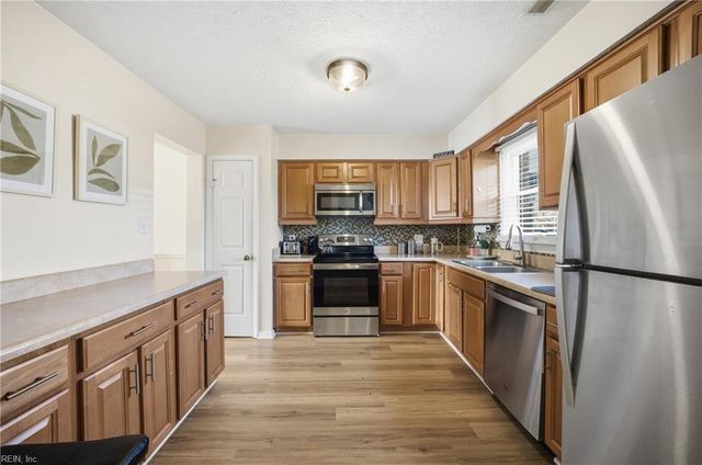 57 Glascow WAY, Hampton, VA 23669