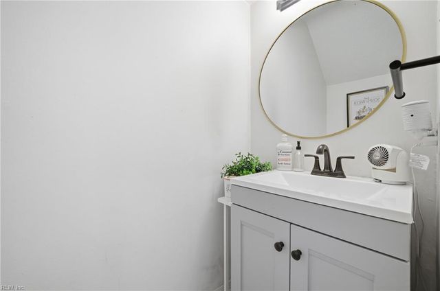 57 Glascow WAY, Hampton, VA 23669