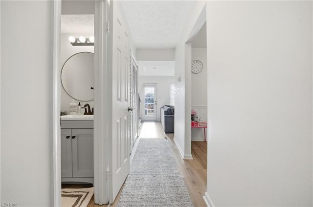 57 Glascow WAY, Hampton, VA 23669