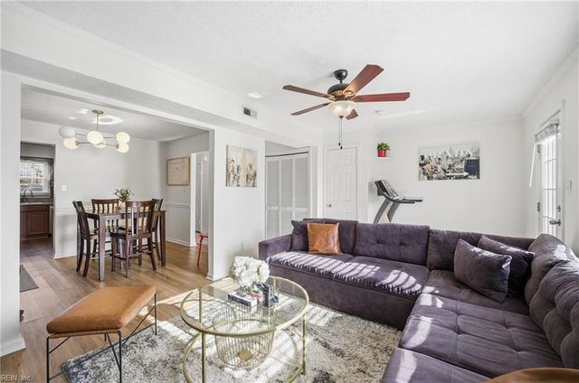 57 Glascow WAY, Hampton, VA 23669