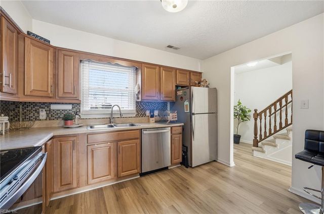 57 Glascow WAY, Hampton, VA 23669