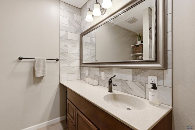 3633 CANYON LAKE DR, Rapid City, SD 57702