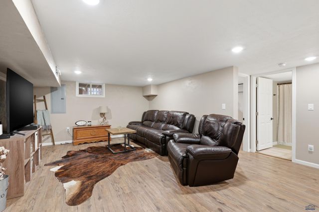 3633 CANYON LAKE DR, Rapid City, SD 57702