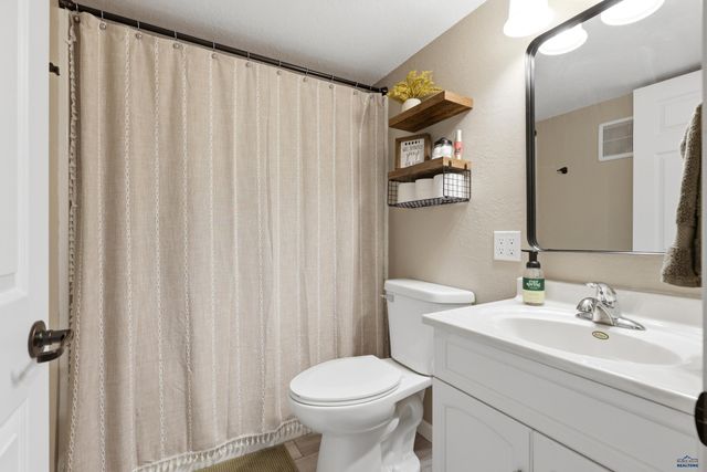 3633 CANYON LAKE DR, Rapid City, SD 57702