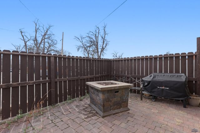 3633 CANYON LAKE DR, Rapid City, SD 57702