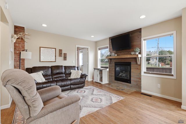 3633 CANYON LAKE DR, Rapid City, SD 57702