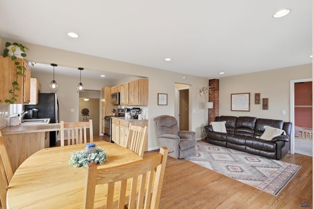 3633 CANYON LAKE DR, Rapid City, SD 57702