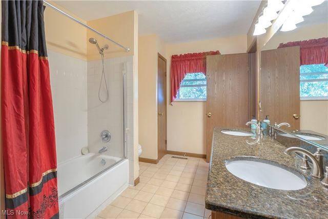 3776 Claridge Oval, Brunswick, OH 44212