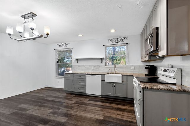 722 Stagecoach Trail, San Marcos, TX 78666