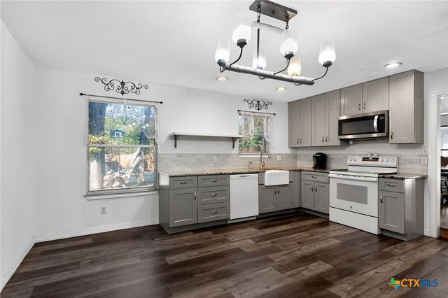 722 Stagecoach Trail, San Marcos, TX 78666