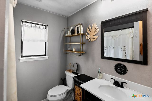 722 Stagecoach Trail, San Marcos, TX 78666