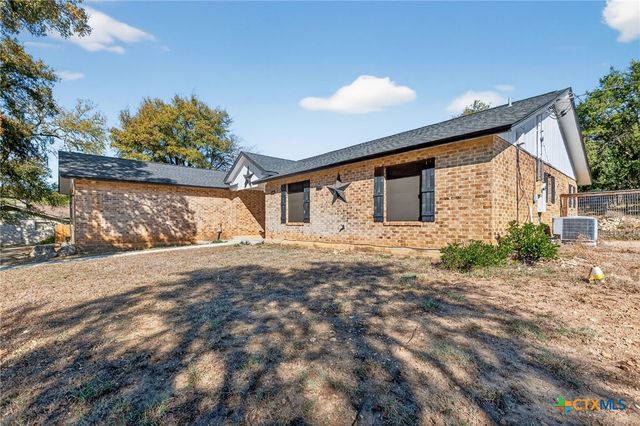 722 Stagecoach Trail, San Marcos, TX 78666