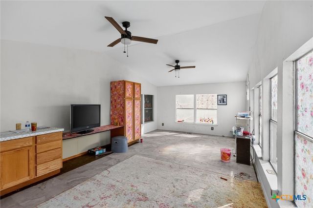 722 Stagecoach Trail, San Marcos, TX 78666