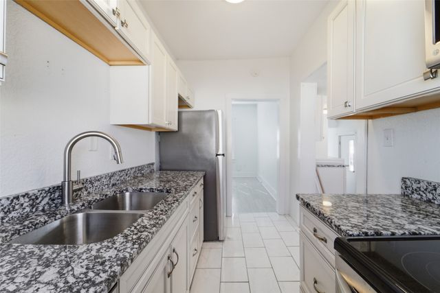 812 9th Street, West Des Moines, IA 50265