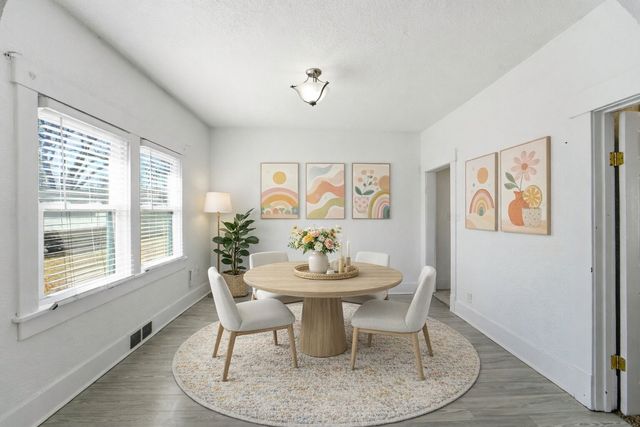 812 9th Street, West Des Moines, IA 50265